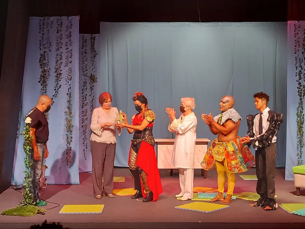 Teatro reconoce a Carmen Heredia